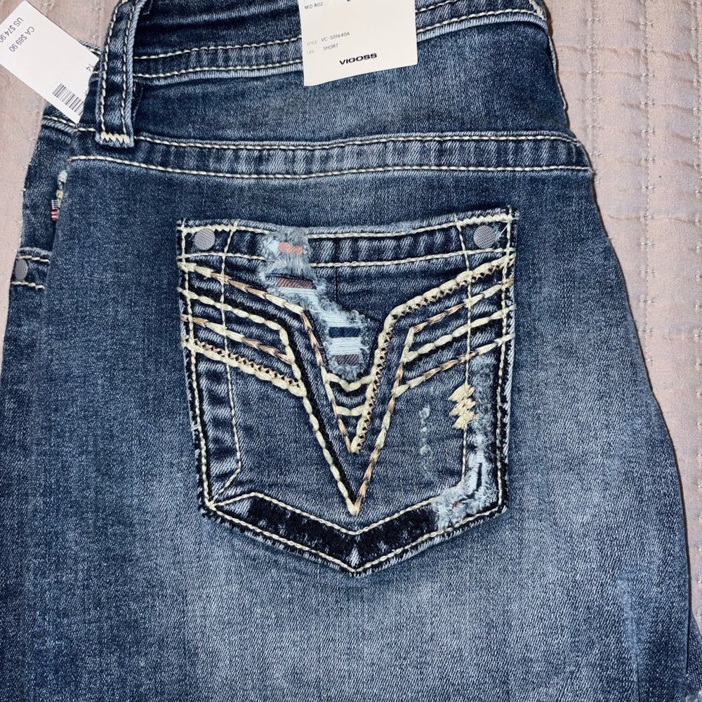 NEW with Tags Vigoss Women's Distressed Blue Jean Shorts size 14